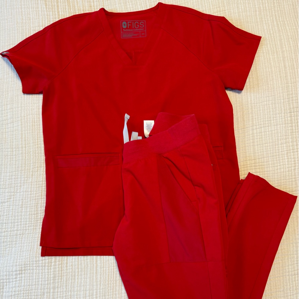 Figs Women's Red Scrub Set